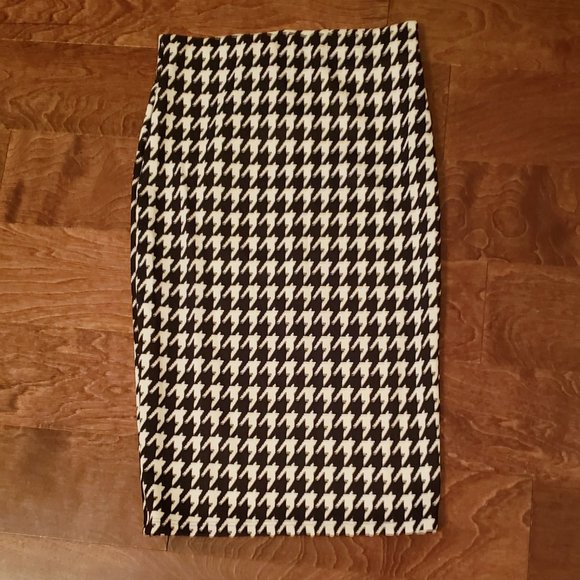 Brat Star. Beauti black and white stretch skirt Up to the knees houndstooth, - Picture 5 of 11